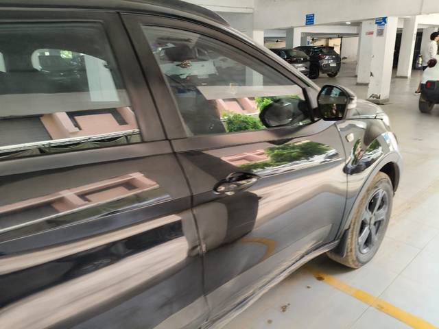 https://images10.gaadi.com/usedcar_image/4545324/original/65fbb82d3d6b07b83f26cd7a41ef269a.jpg?imwidth=6402