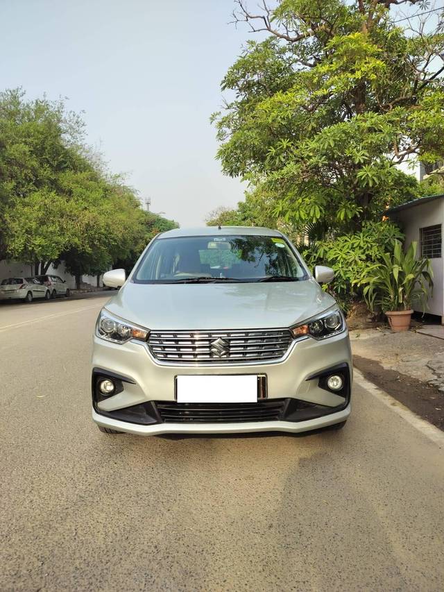 https://images10.gaadi.com/usedcar_image/4545327/original/processed_f6c60eabaed98f830d7bc7ccb383c761.jpg?imwidth=6400