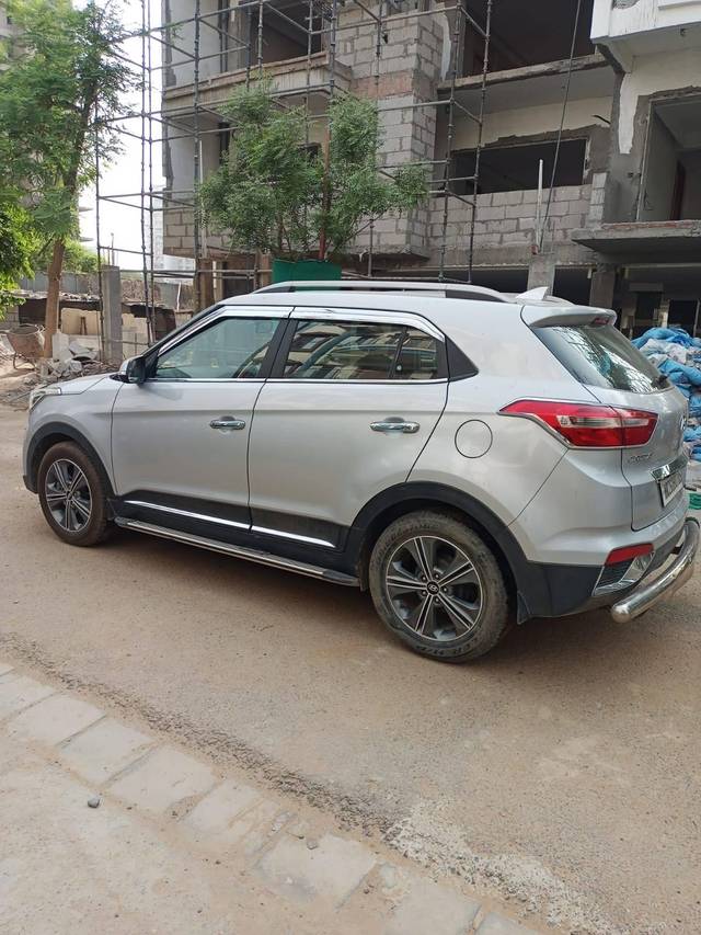 https://images10.gaadi.com/usedcar_image/4545369/original/processed_8eaab184-e0ca-4041-8476-c65865517c61.jpg?imwidth=6402