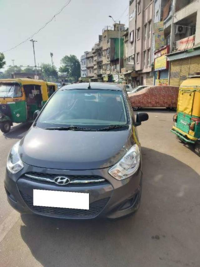 https://images10.gaadi.com/usedcar_image/4545371/original/processed_9806d315-5d08-496d-9c58-f21cba1096e3.jpg?imwidth=6402