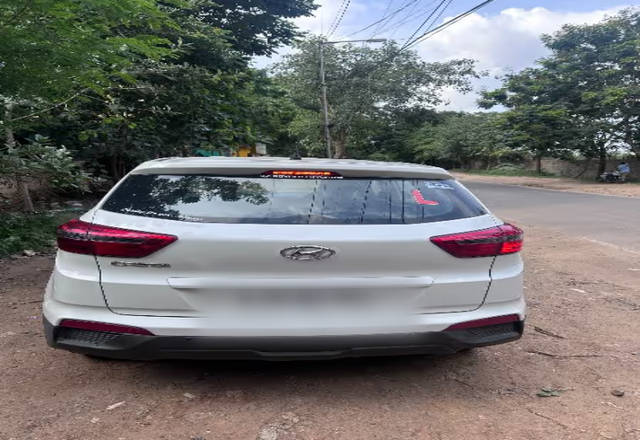 https://images10.gaadi.com/usedcar_image/4545382/original/0b28d2fd-32aa-43f3-a468-acddf2360ac0.?imwidth=6401