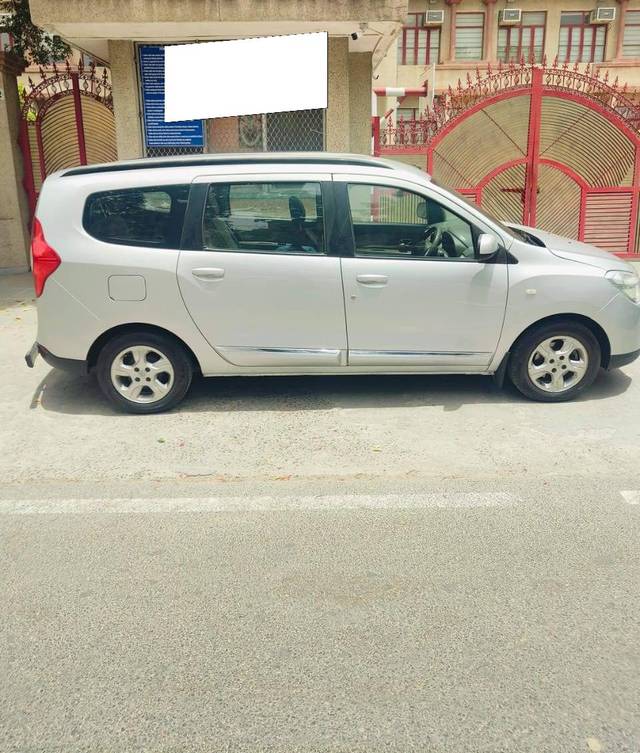 https://images10.gaadi.com/usedcar_image/4545384/original/processed_be8bc6ec8da96eef265d4cbbbe74476f.jpg?imwidth=6401