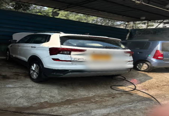 https://images10.gaadi.com/usedcar_image/4545388/original/449a771a-3814-4ff1-9c69-fedefb136f01.?imwidth=6400