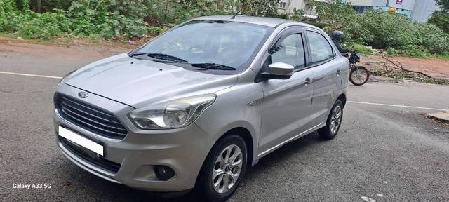 https://images10.gaadi.com/usedcar_image/4545391/original/processed_7627901ca57031ca1429ac26a2359007.jpg?imwidth=6402