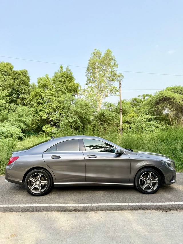 https://images10.gaadi.com/usedcar_image/4545431/original/38e9bcbb732a0fdadac84c746ff0d0df.jpg?imwidth=6401