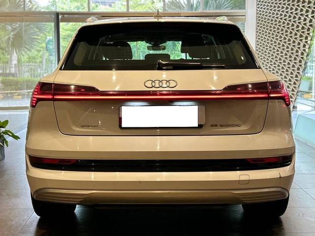 https://images10.gaadi.com/usedcar_image/4545432/original/processed_42dd92be3197c5c7cc60e680c33ea370.jpeg?imwidth=6401