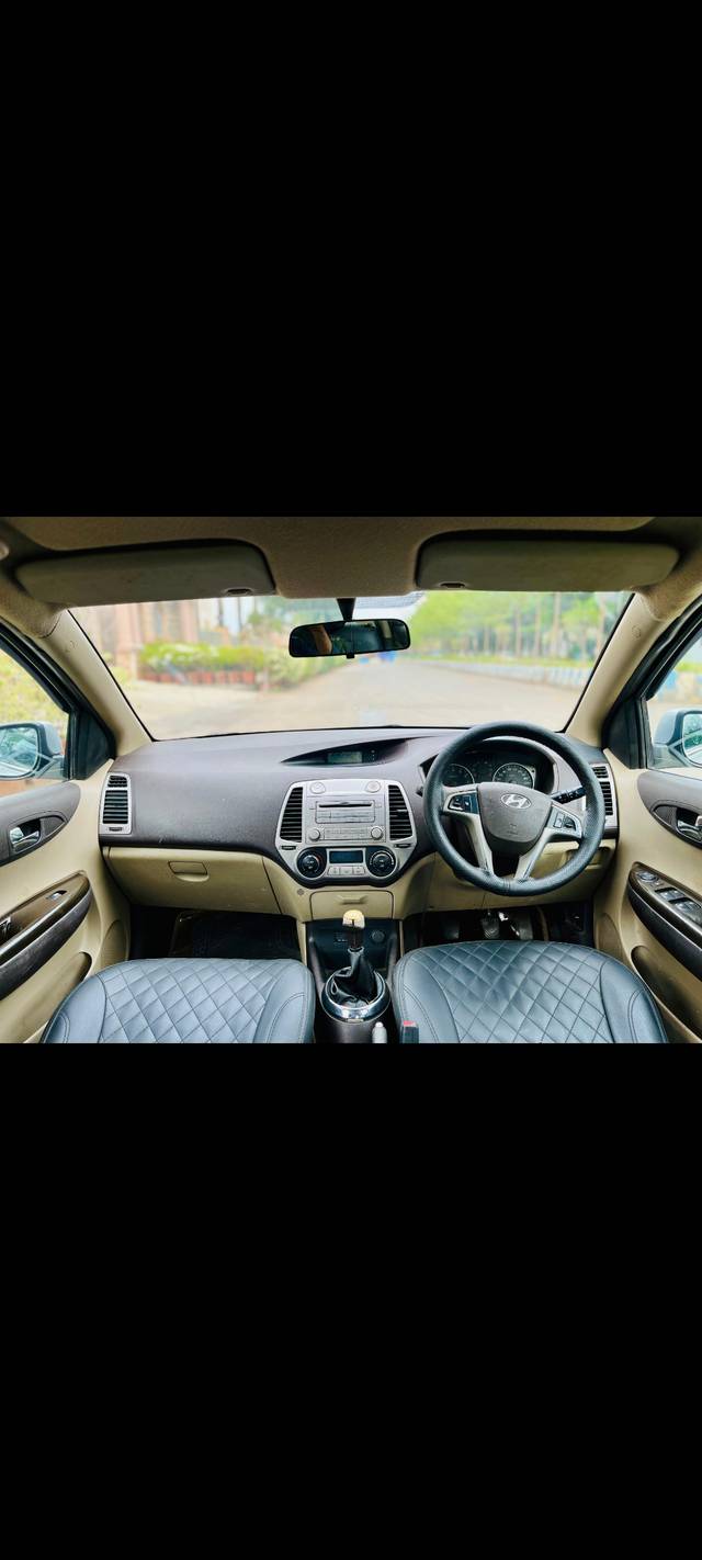 https://images10.gaadi.com/usedcar_image/4545435/original/74336d0ec90ca49f529d43a4256d0167.jpg?imwidth=6400