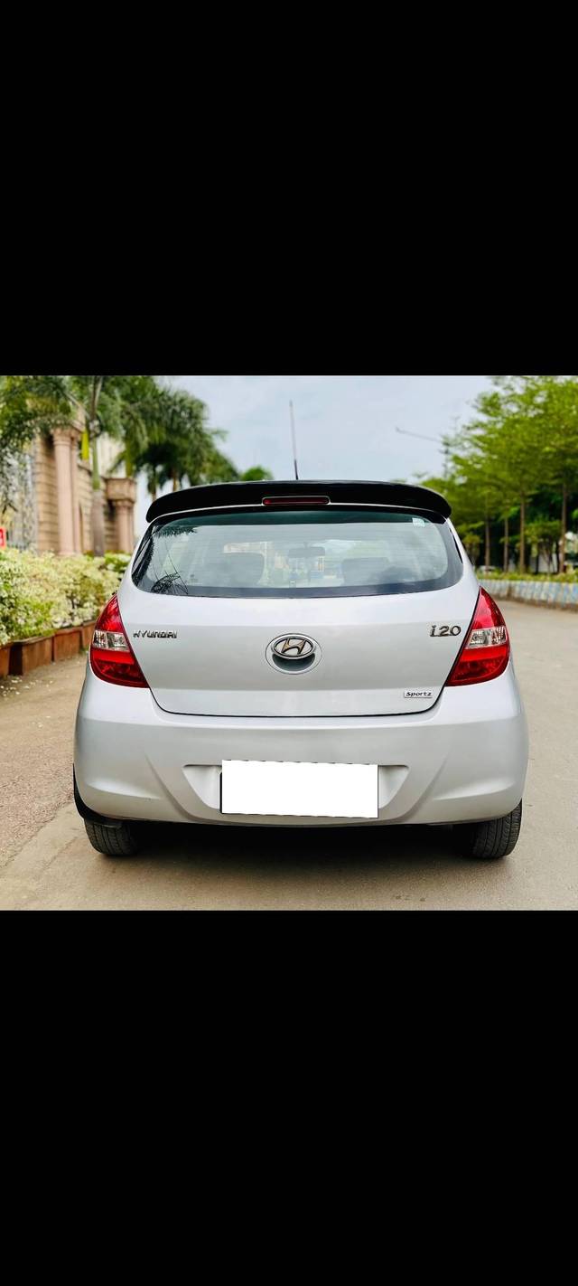 https://images10.gaadi.com/usedcar_image/4545435/original/processed_27045ff76d057167bdab5e0cf4f5a149.jpg?imwidth=6401