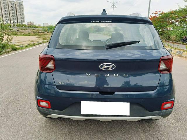 https://images10.gaadi.com/usedcar_image/4545457/original/processed_4ff8c9795d8eb9d21014592ece20a87d.jpg?imwidth=6401