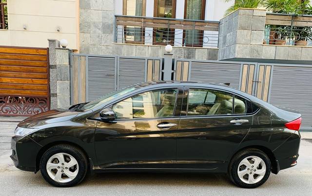 https://images10.gaadi.com/usedcar_image/4545461/original/dae46cd973b1851627688c29f50ad236.jpg?imwidth=6402