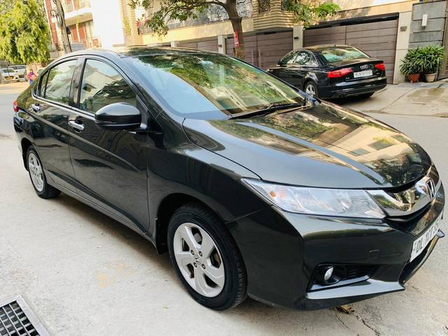 https://images10.gaadi.com/usedcar_image/4545461/original/processed_62c54a5566d08968df85f5a343819718.jpg?imwidth=6400