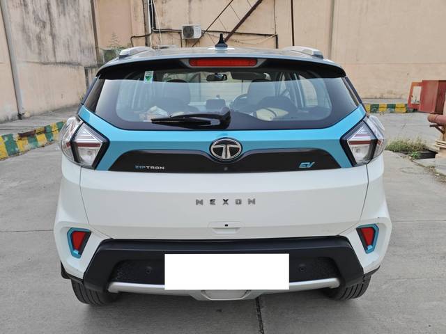 https://images10.gaadi.com/usedcar_image/4545465/original/processed_e940c6f840c2304397798ed06aeb659c.jpg?imwidth=6402