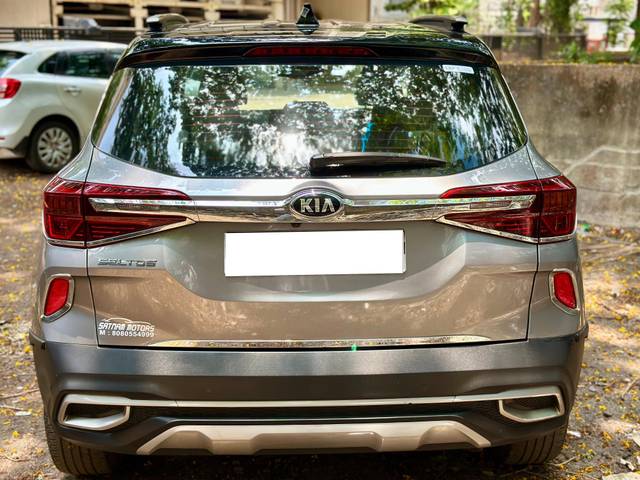 https://images10.gaadi.com/usedcar_image/4545476/original/processed_800eb681c3c80bf96c02619081b624c8.jpg?imwidth=6402