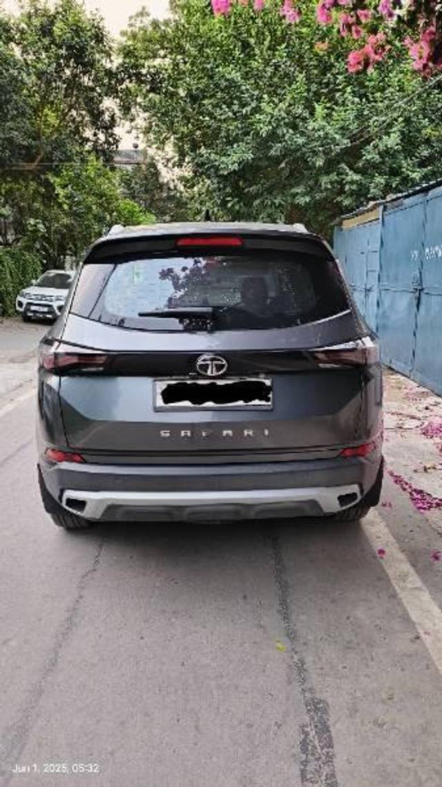 https://images10.gaadi.com/usedcar_image/4545511/original/processed_a54e1a9d-5fc0-48b8-a40f-7be43929223a.jpg?imwidth=6401