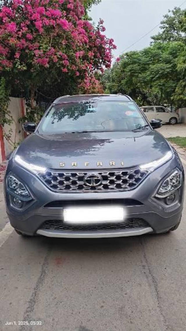 https://images10.gaadi.com/usedcar_image/4545511/original/processed_eef75f42-ada7-49b4-a05b-fac2a446cbe4.jpg?imwidth=6400
