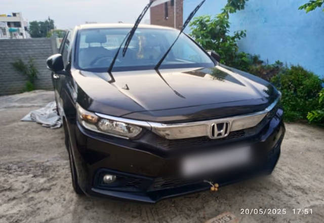 https://images10.gaadi.com/usedcar_image/4545534/original/04de3e98-05b6-476f-8a71-ba509ffd3765.?imwidth=6400