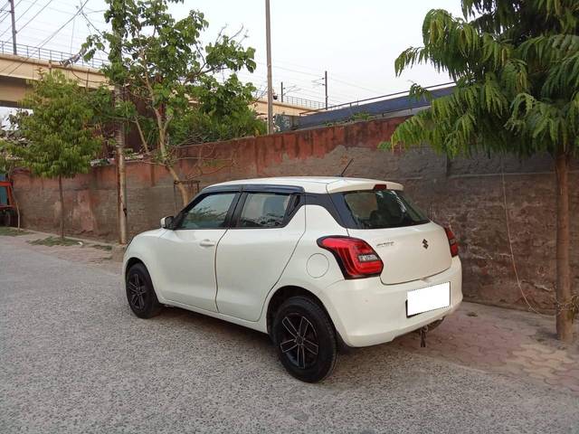 https://images10.gaadi.com/usedcar_image/4545553/original/processed_8a04ca4fe9c97928ab595ef8bb107b70.jpg?imwidth=6402
