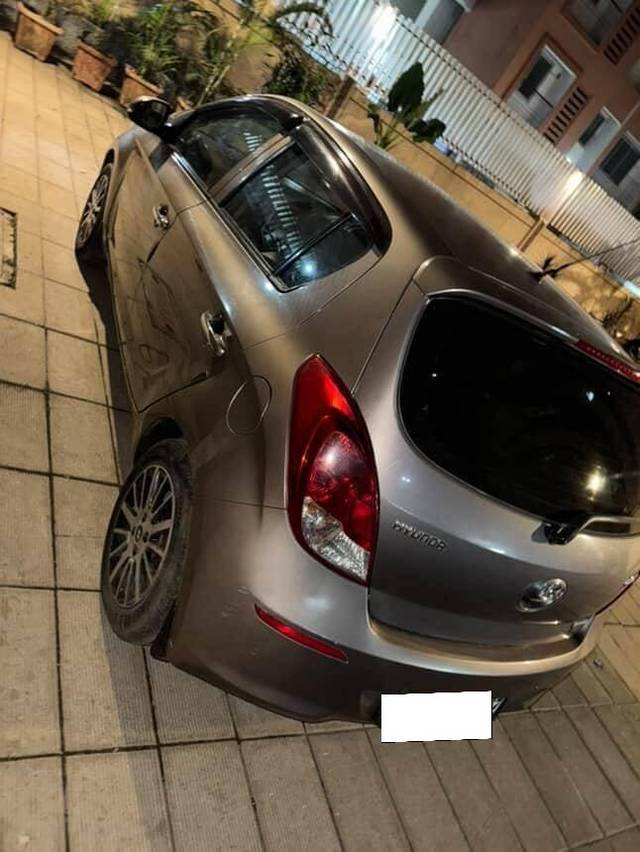 https://images10.gaadi.com/usedcar_image/4545571/original/processed_160119798ebbad2399d15bf65637d547.jpg?imwidth=6402