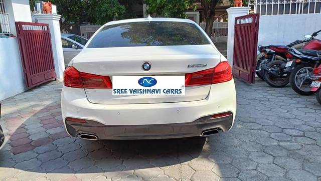 https://images10.gaadi.com/usedcar_image/4545581/original/processed_4a5c955d568f442fcd19024a9fa30d9f.jpeg?imwidth=6401