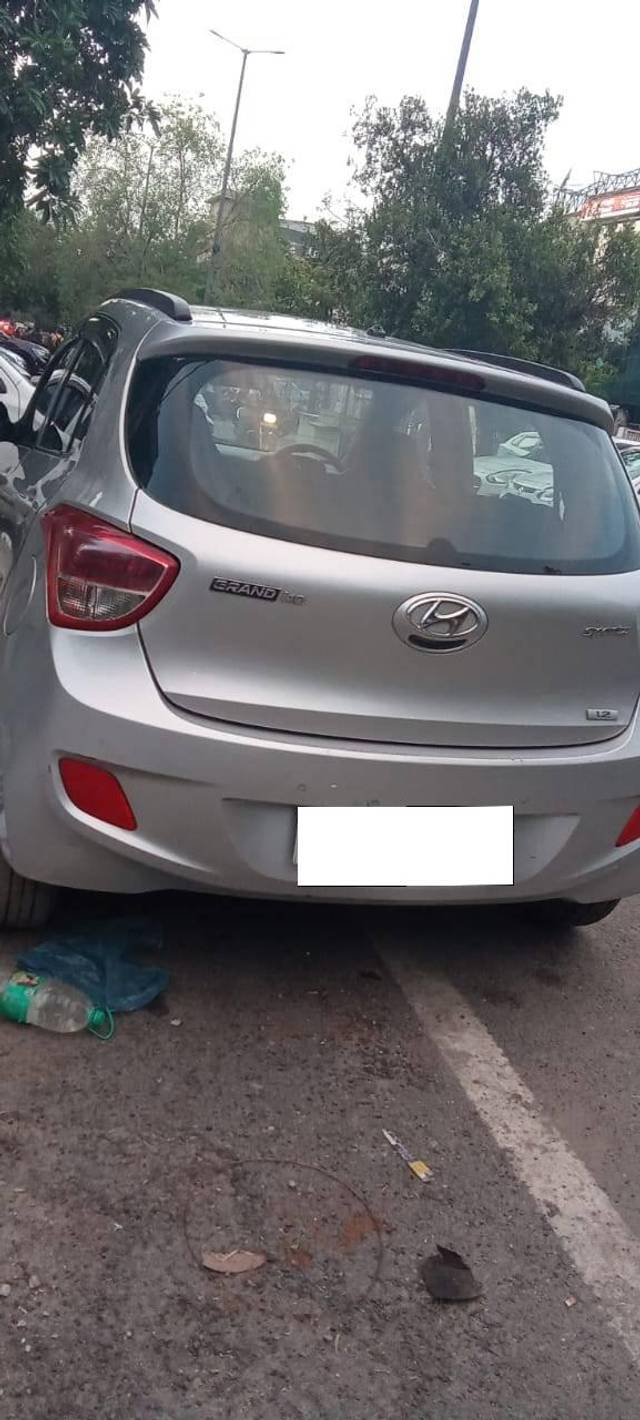https://images10.gaadi.com/usedcar_image/4545591/original/processed_35126996e7973b40519e3a821cb30ba0.jpg?imwidth=6401