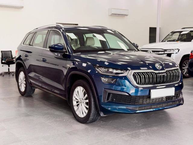 https://images10.gaadi.com/usedcar_image/4545602/original/processed_7c809e647db21159d6c9559e92b33092.jpeg?imwidth=6400