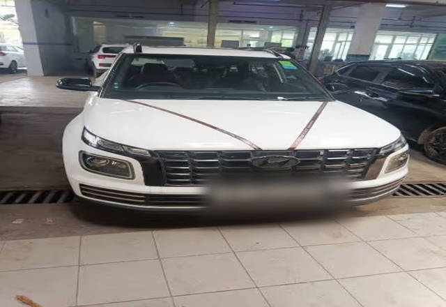 https://images10.gaadi.com/usedcar_image/4545606/original/b773bf6f-ee08-43c5-9020-48b58efb7fd3.?imwidth=6400
