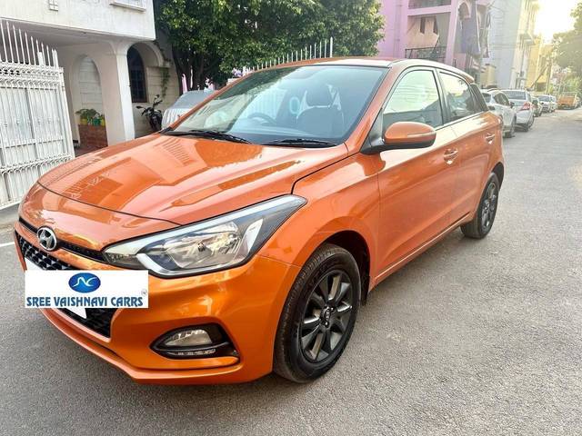 https://images10.gaadi.com/usedcar_image/4545615/original/processed_bd728bafc44dee033800607d15c7705b.jpg?imwidth=6400