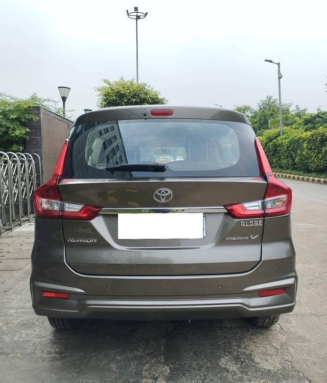 https://images10.gaadi.com/usedcar_image/4545621/original/processed_8393103e71a624daf4abeb105685e70d.jpg?imwidth=6402