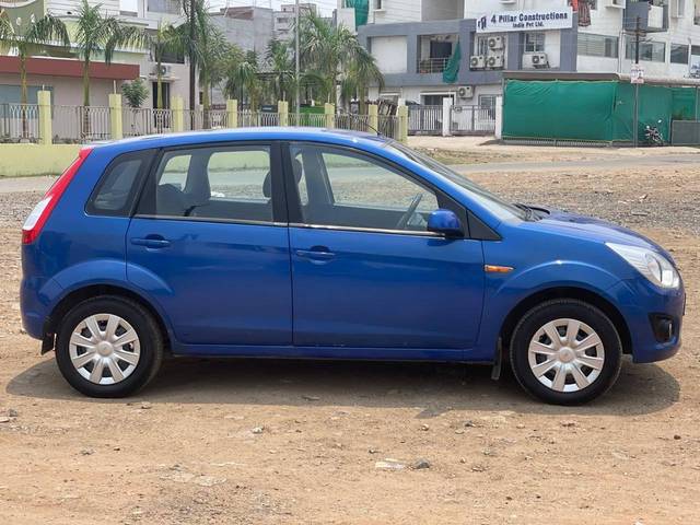 https://images10.gaadi.com/usedcar_image/4545634/original/processed_0fdc3f8b5679c98d0cba2bd4e74112d7.jpg?imwidth=6401