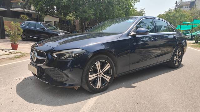 https://images10.gaadi.com/usedcar_image/4545635/original/ae07a972b9d174cb3969894752dc0f0a.jpg?imwidth=6402