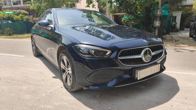 https://images10.gaadi.com/usedcar_image/4545635/original/processed_c2589cc37cdc384d70effd89ce3bff0a.jpg?imwidth=6400