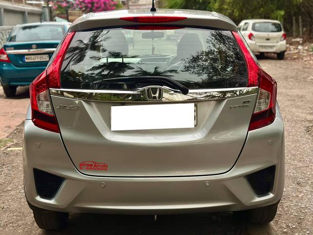 https://images10.gaadi.com/usedcar_image/4545691/original/processed_b8281910796b12c1d23dcaa3c14c594e.jpg?imwidth=6401