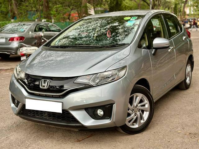 https://images10.gaadi.com/usedcar_image/4545691/original/processed_df0545a0c64644bb9ff27de7e2e874a8.jpg?imwidth=6400