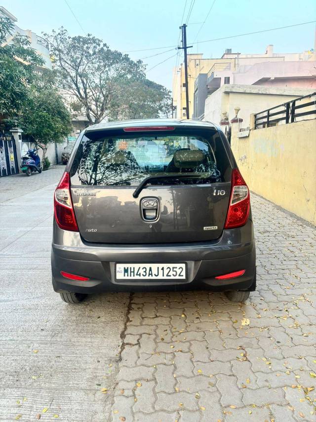 https://images10.gaadi.com/usedcar_image/4545692/original/processed_05270ffd704eba7af41fbe70a419aa8b.jpg?imwidth=6402