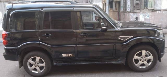 https://images10.gaadi.com/usedcar_image/4545695/original/processed_00fa03c110d9f1e222b7471c48490277.jpg?imwidth=6401
