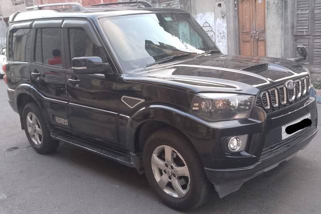 https://images10.gaadi.com/usedcar_image/4545695/original/processed_4a5fb5f51313e0db72e52968aae0bf7b.jpg?imwidth=6400