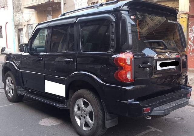 https://images10.gaadi.com/usedcar_image/4545695/original/processed_d822ca06f4d5445945f4600534533844.jpg?imwidth=6402