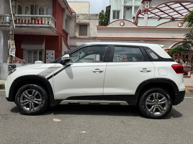 https://images10.gaadi.com/usedcar_image/4545701/original/processed_7ddb3061d878999d66c941f9bcb74c2d.jpg?imwidth=6402