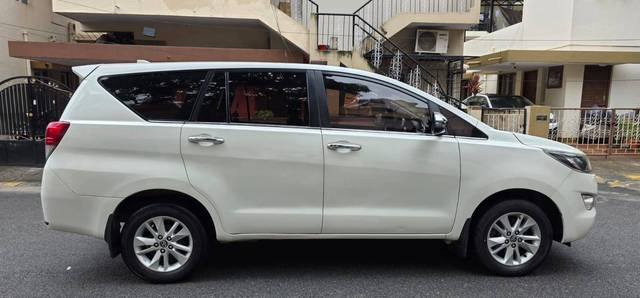 https://images10.gaadi.com/usedcar_image/4545705/original/processed_cf388e7e912f5ee43ee230ee9aba773f.jpg?imwidth=6401