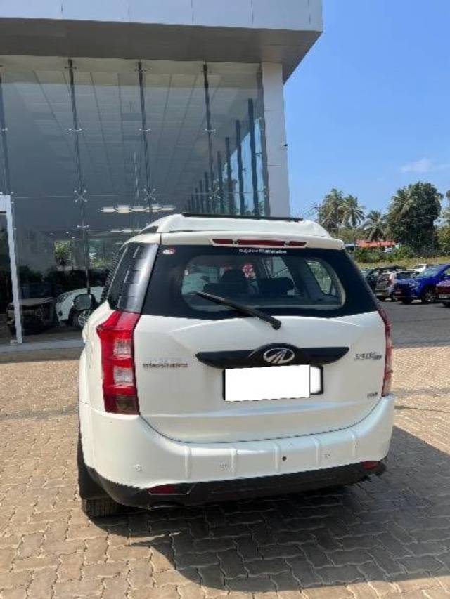 https://images10.gaadi.com/usedcar_image/4545706/original/processed_87d803e3-cda5-4e70-93d0-04943921c6c3.jpeg?imwidth=6401