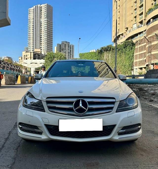 https://images10.gaadi.com/usedcar_image/4545771/original/processed_ab79a48d-d382-4c66-9c08-078b040e9a9a.jpg?imwidth=6402