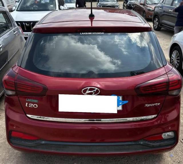 https://images10.gaadi.com/usedcar_image/4545779/original/processed_427c3930-1e7e-46bd-be89-d85db058d550.jpeg?imwidth=6401