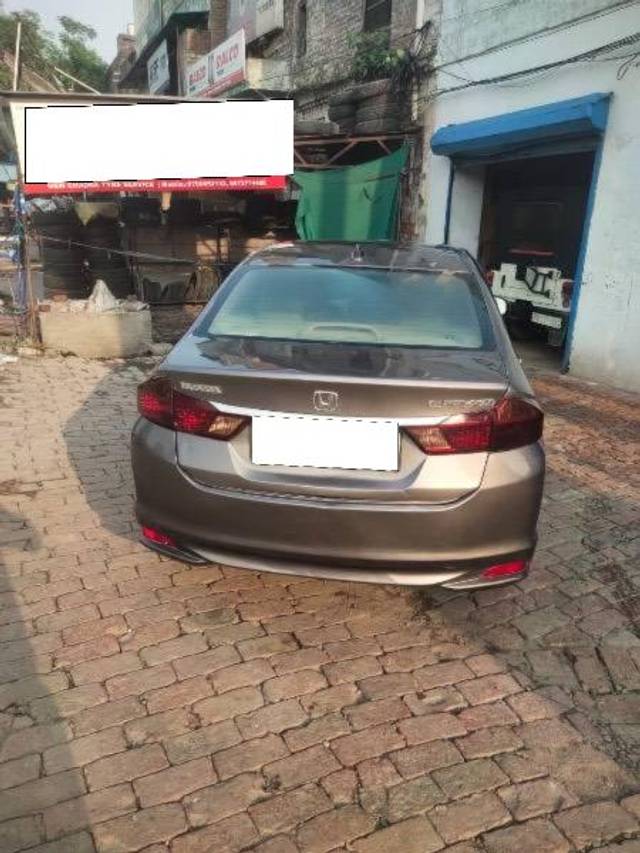 https://images10.gaadi.com/usedcar_image/4545788/original/processed_f4a4a8f4-e34a-4863-b06a-0d984ac1e6ac.jpeg?imwidth=6401
