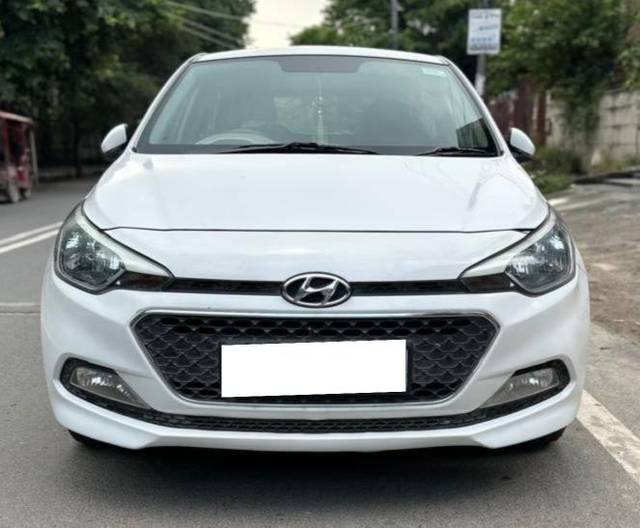 https://images10.gaadi.com/usedcar_image/4545789/original/processed_82dce81a91db8962fdb755047cf44875.jpg?imwidth=6400