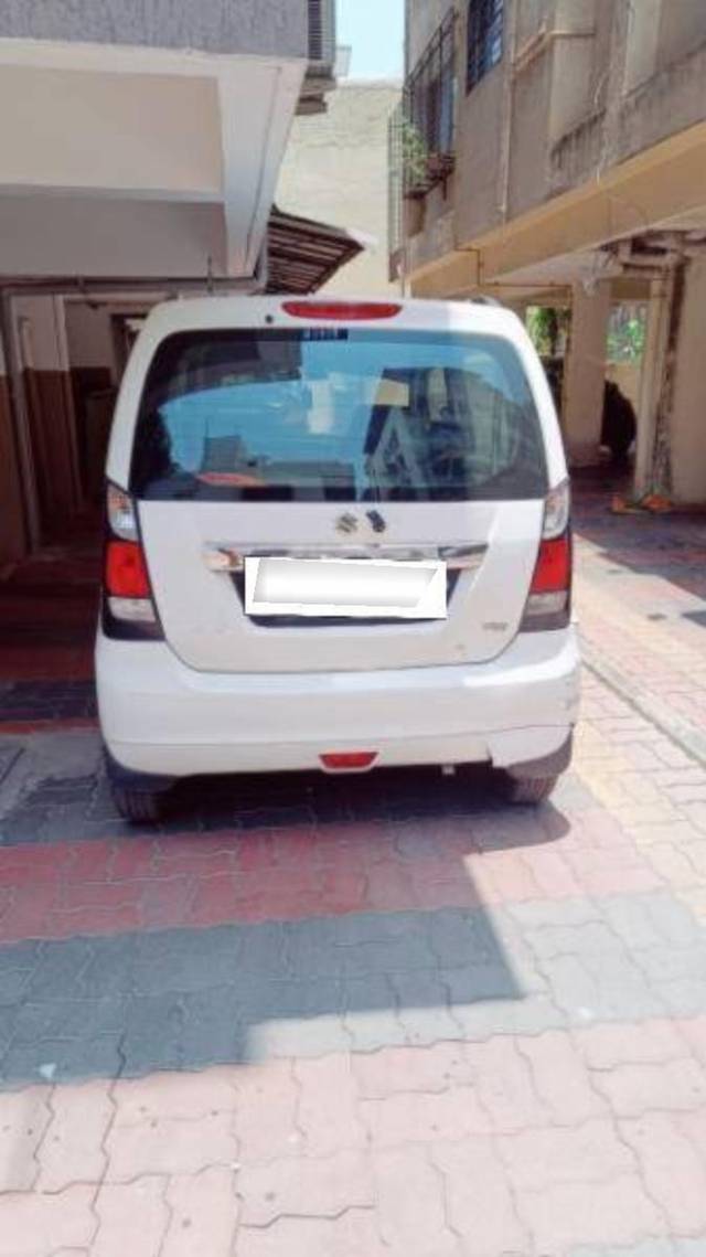 https://images10.gaadi.com/usedcar_image/4545821/original/processed_processed_c0129d4a-bdc7-49df-947d-f74fc9f319a9.jpg?imwidth=6400