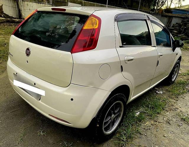 https://images10.gaadi.com/usedcar_image/4545861/original/processed_119ae428e31181ac0ce3a0a91361bec3.jpg?imwidth=6402