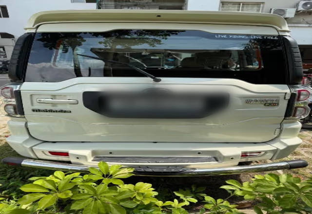 https://images10.gaadi.com/usedcar_image/4545863/original/e0435595-28f0-45c9-b387-85e36573bfa4.?imwidth=6401