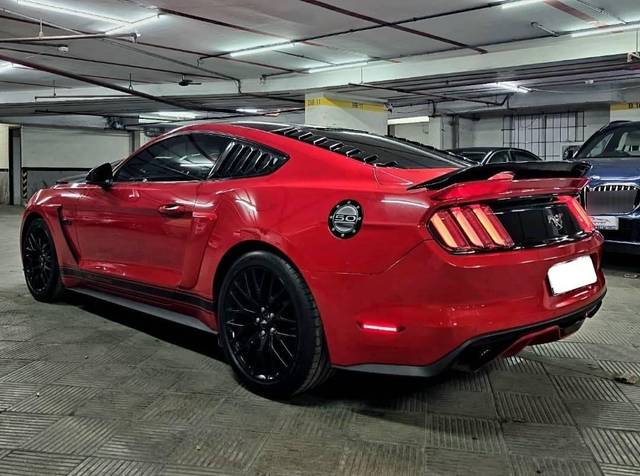 https://images10.gaadi.com/usedcar_image/4545870/original/processed_c92d98fc-4289-40aa-8b1b-108d2cf12c55.jpg?imwidth=6402