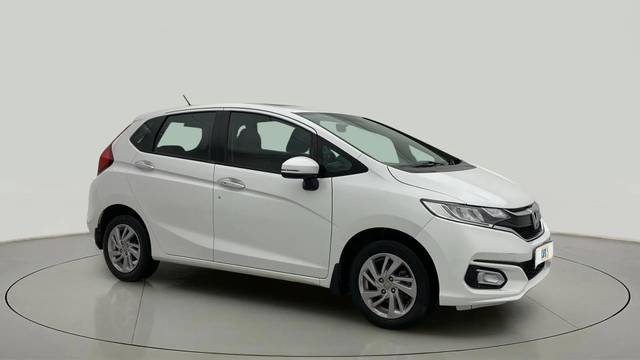 https://images10.gaadi.com/usedcar_image/4545877/original/dc119634b1852cd2f2502cf396c803c2.jpg?imwidth=6400