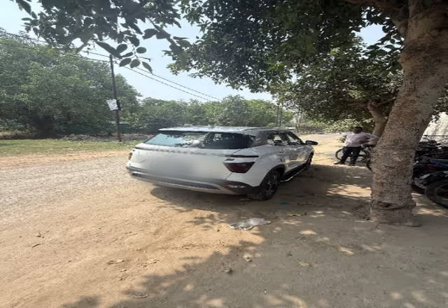 https://images10.gaadi.com/usedcar_image/4545928/original/f0daf476-aa6b-49c4-9a60-a43837592119.?imwidth=6401